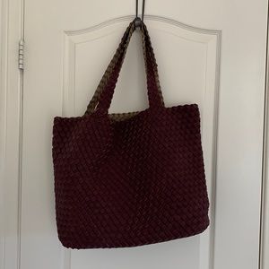 Reversible tote NWOT. Beautiful tote. Non-smoking home.